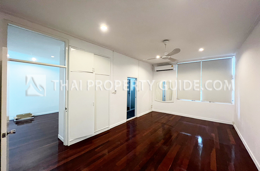 House with Private Pool in Sukhumvit 