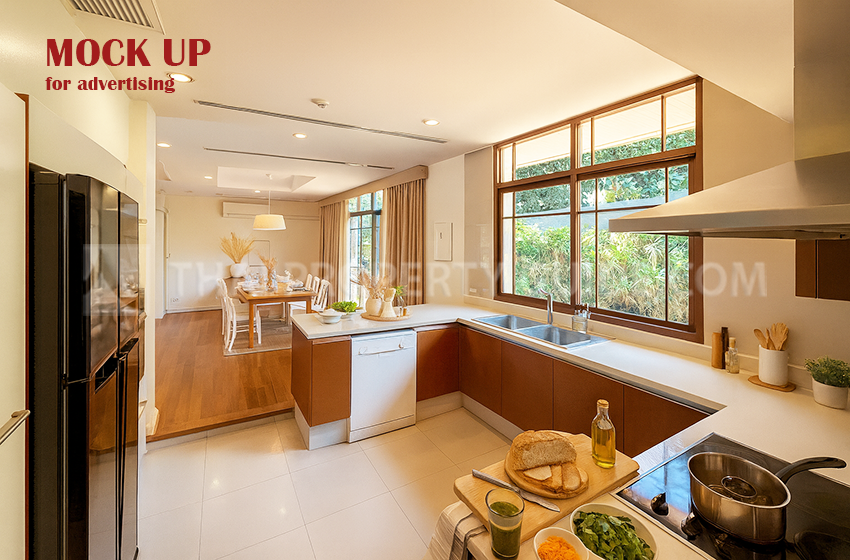 House with Private Pool in Sukhumvit 