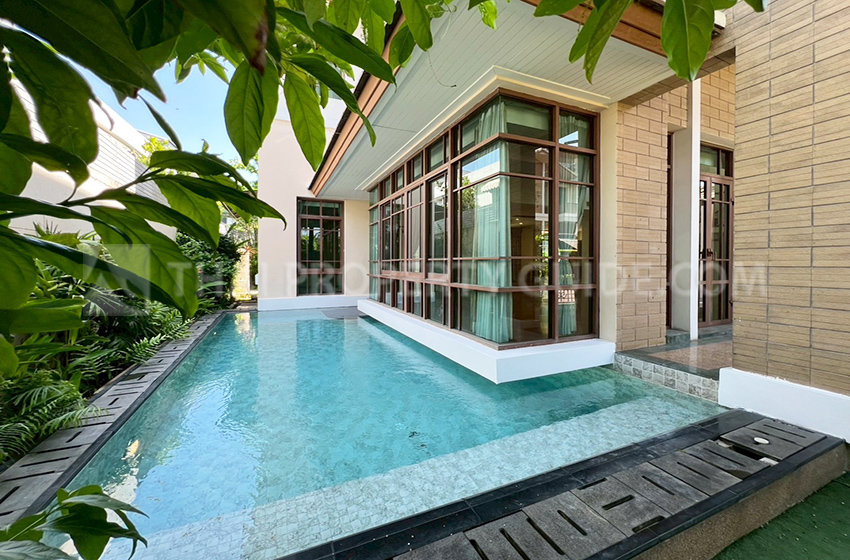 House with Private Pool for rent in Sukhumvit