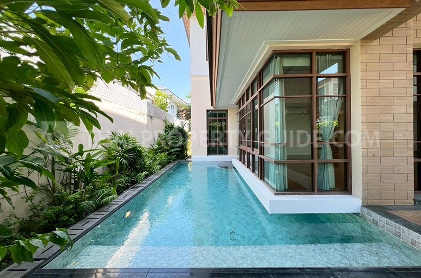 House with Private Pool in Sukhumvit 