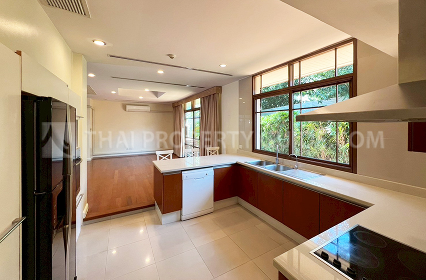 House with Private Pool in Sukhumvit 