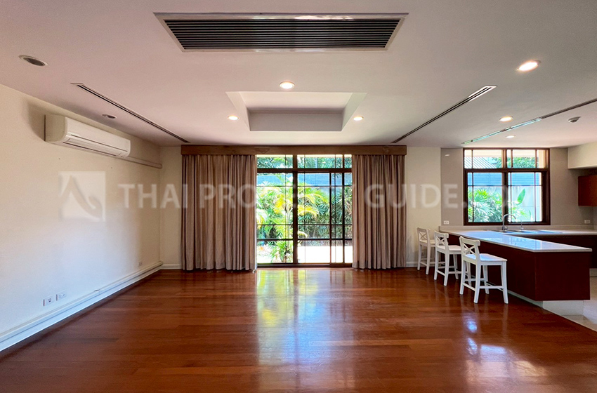 House with Private Pool in Sukhumvit 