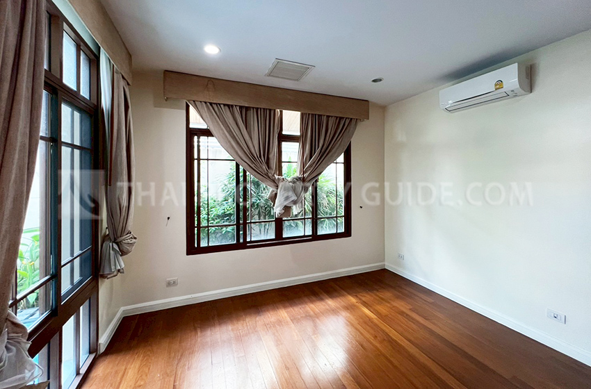 House with Private Pool in Sukhumvit 