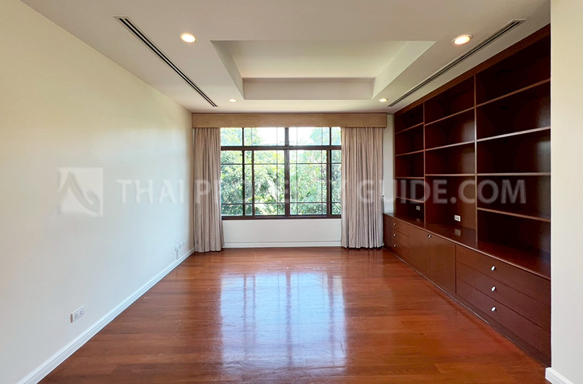 House with Private Pool in Sukhumvit 
