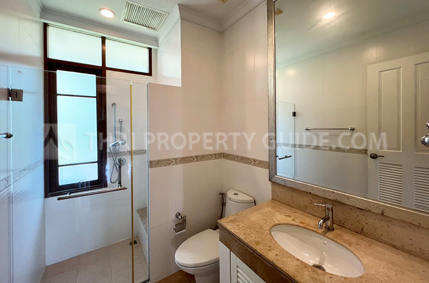 House with Private Pool in Sukhumvit 
