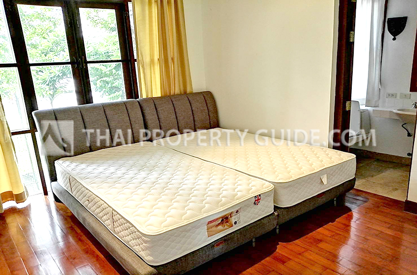 House with Private Pool in Sukhumvit 