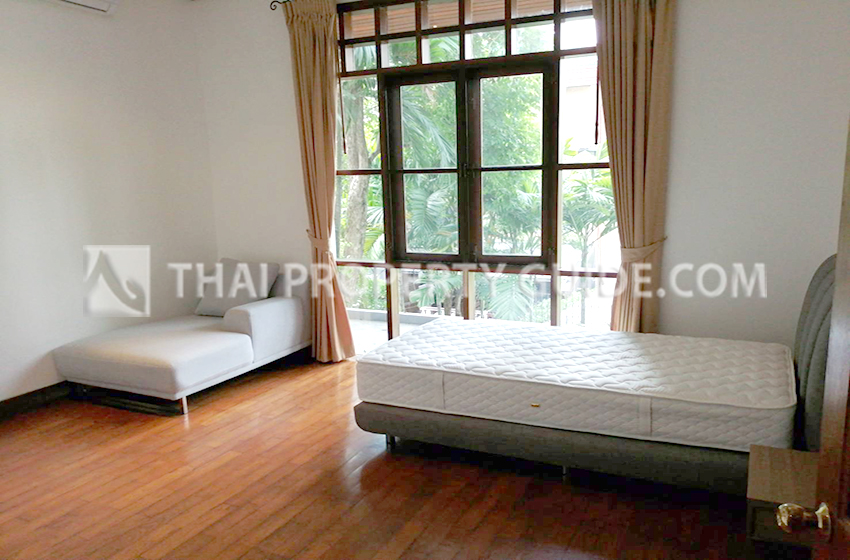 House with Private Pool in Sukhumvit 