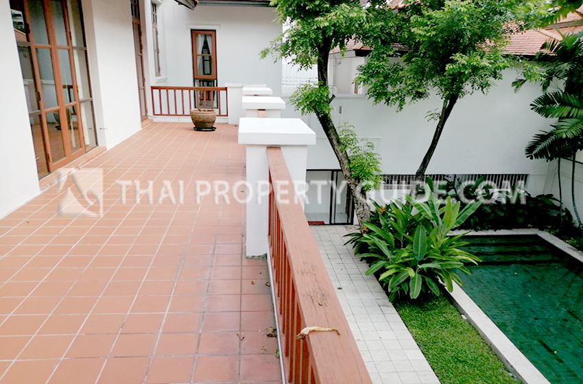 House with Private Pool in Sukhumvit 