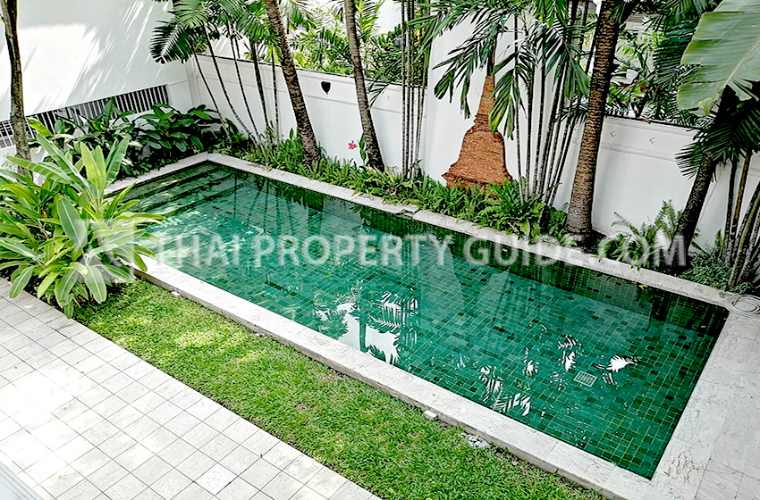 House with Private Pool in Sukhumvit 