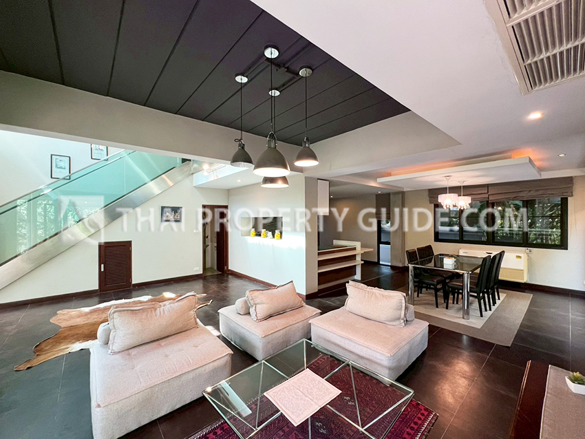 House with Private Pool in Sukhumvit 
