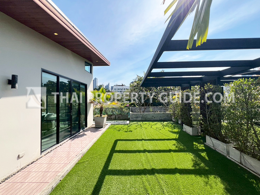 House with Private Pool in Sukhumvit 