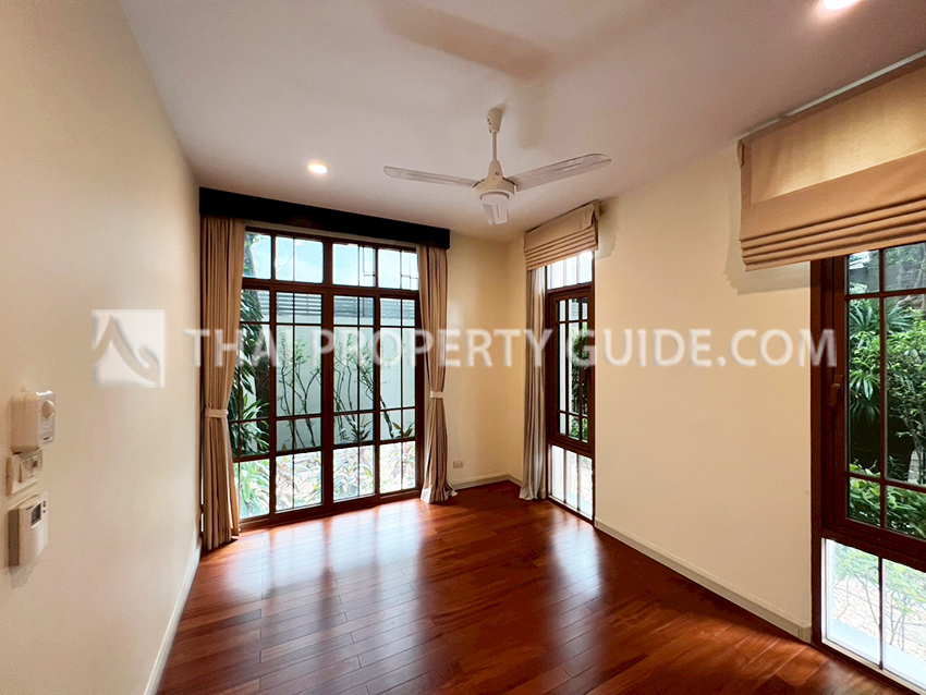 House with Private Pool in Sukhumvit 