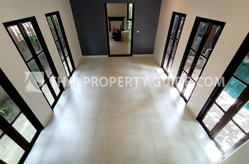 House with Private Pool in Sukhumvit 