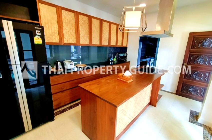 House with Private Pool in Sukhumvit 