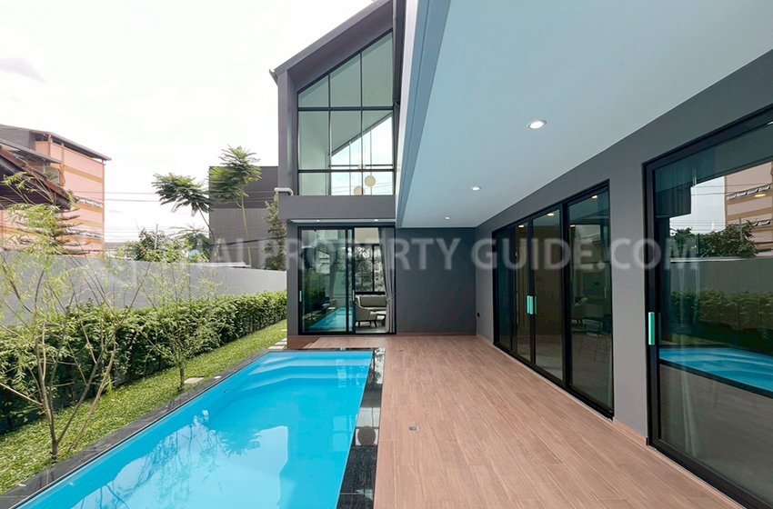 House with Private Pool in Sukhumvit