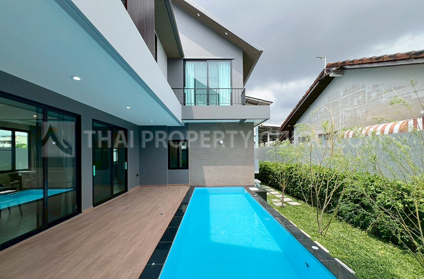 House with Private Pool in Sukhumvit 