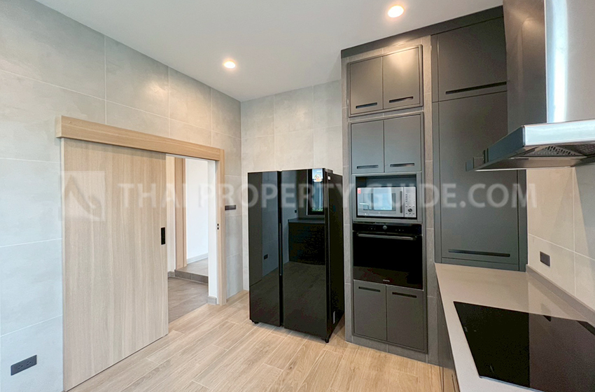 House with Private Pool in Sukhumvit 