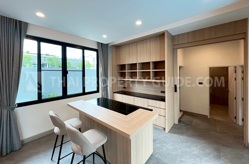 House with Private Pool in Sukhumvit 