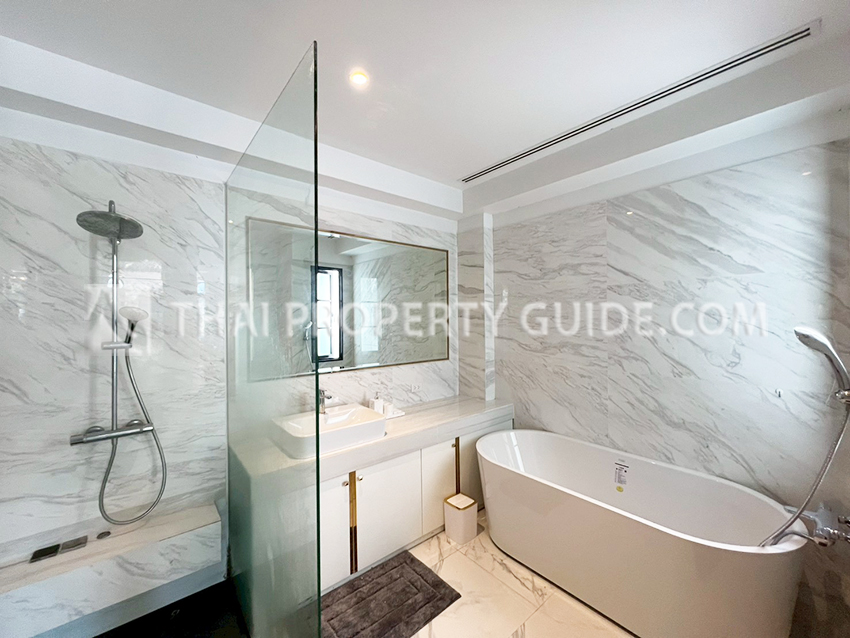 House with Private Pool in Sukhumvit 