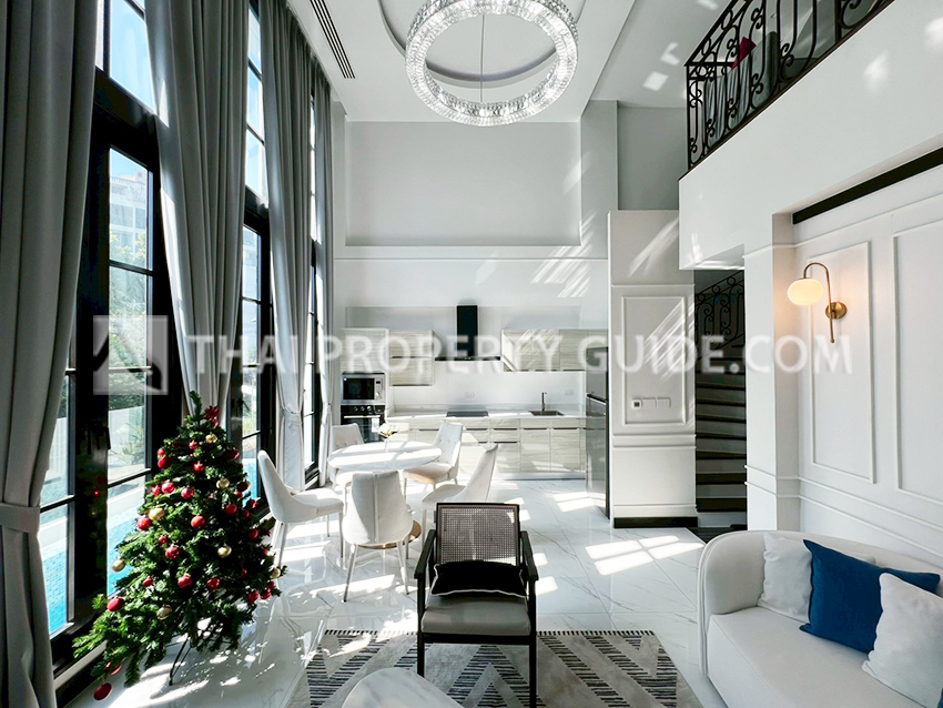 House with Private Pool in Sukhumvit 