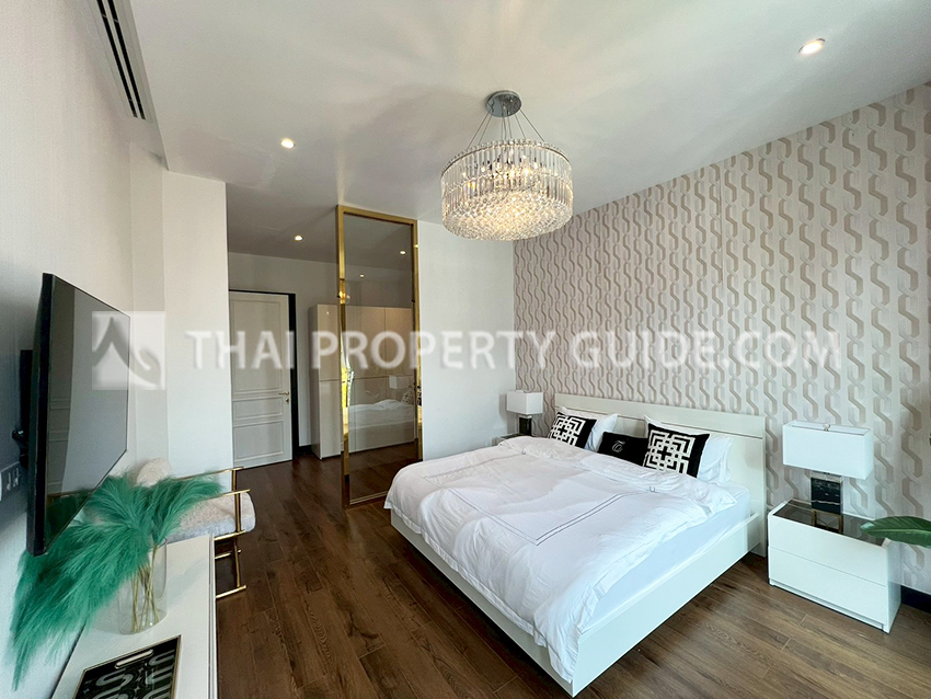 House with Private Pool in Sukhumvit 
