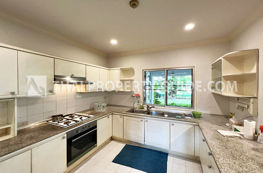 House with Shared Pool in Bangnatrad 