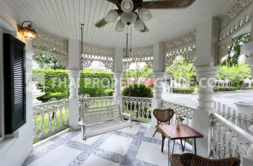 House with Shared Pool in Bangnatrad 