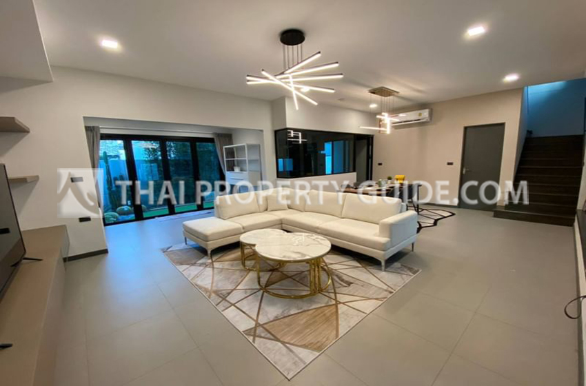 House with Shared Pool in Bangnatrad 