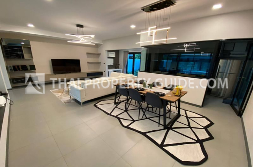 House with Shared Pool in Bangnatrad 