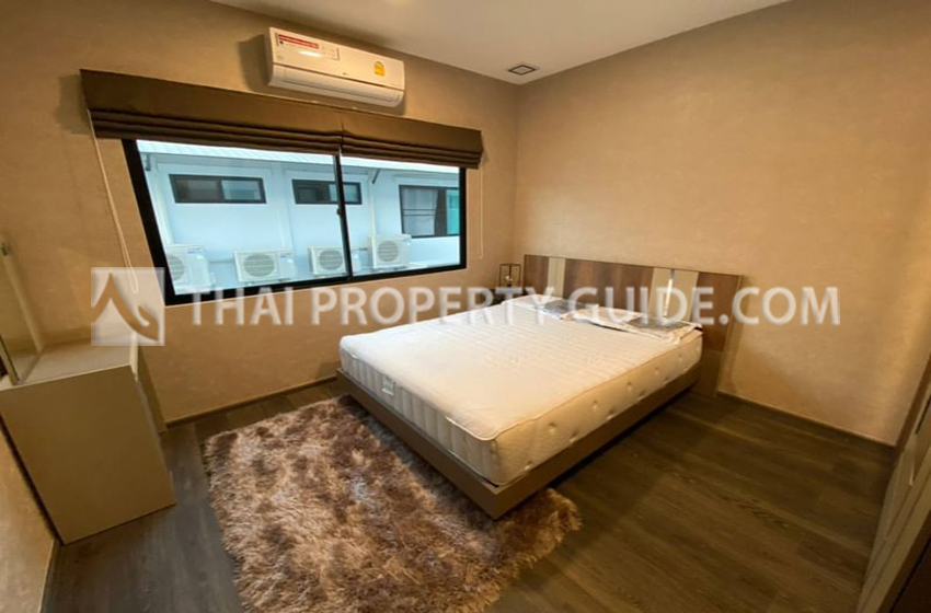 House with Shared Pool in Bangnatrad 