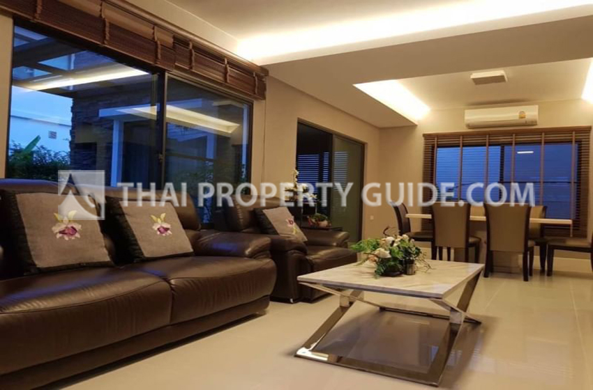 House with Shared Pool in Bangnatrad 