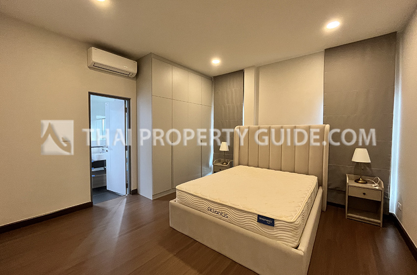 House with Shared Pool in Bangnatrad 