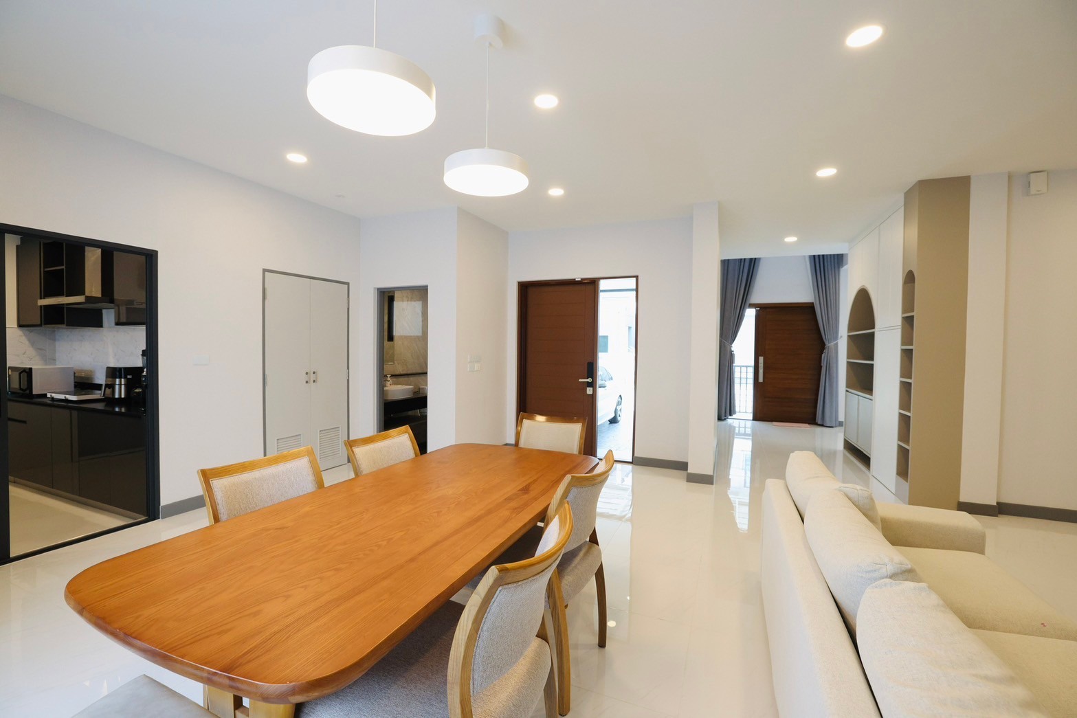 House with Shared Pool in Bangnatrad 