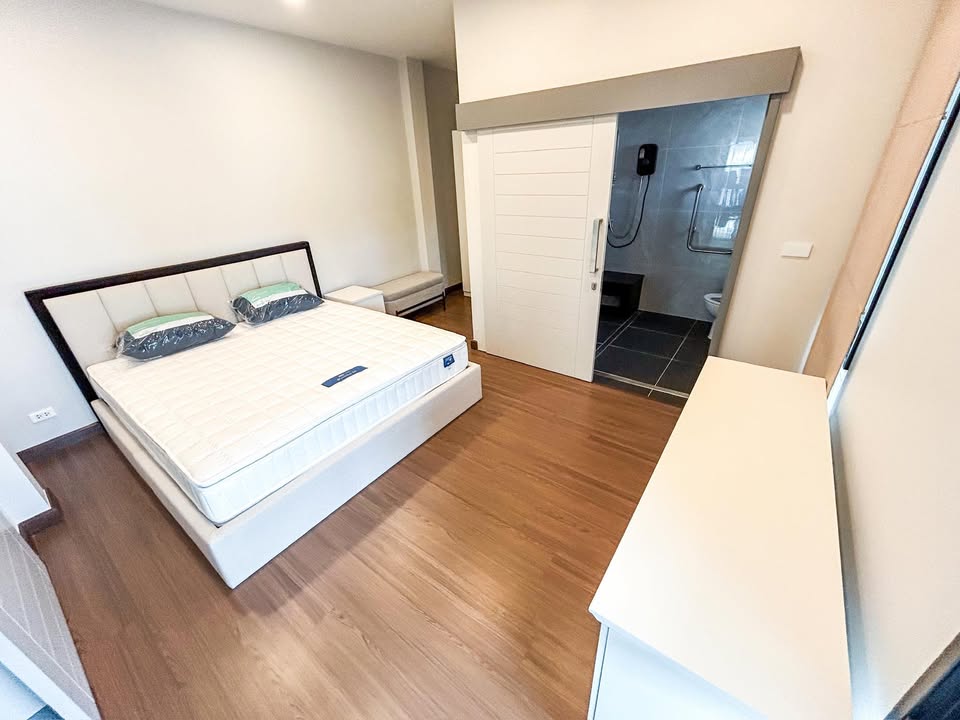 House with Shared Pool in Bangnatrad 