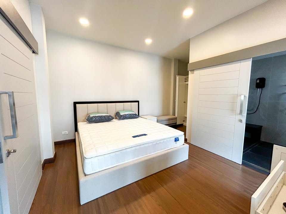 House with Shared Pool in Bangnatrad 