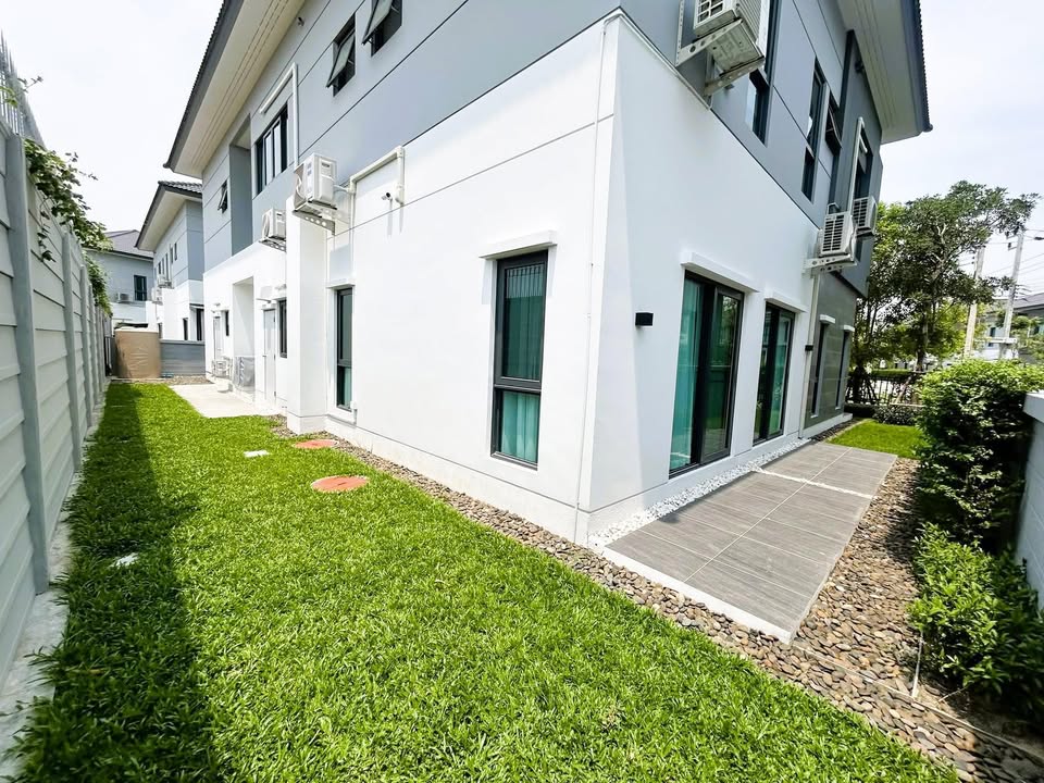 House with Shared Pool in Bangnatrad 
