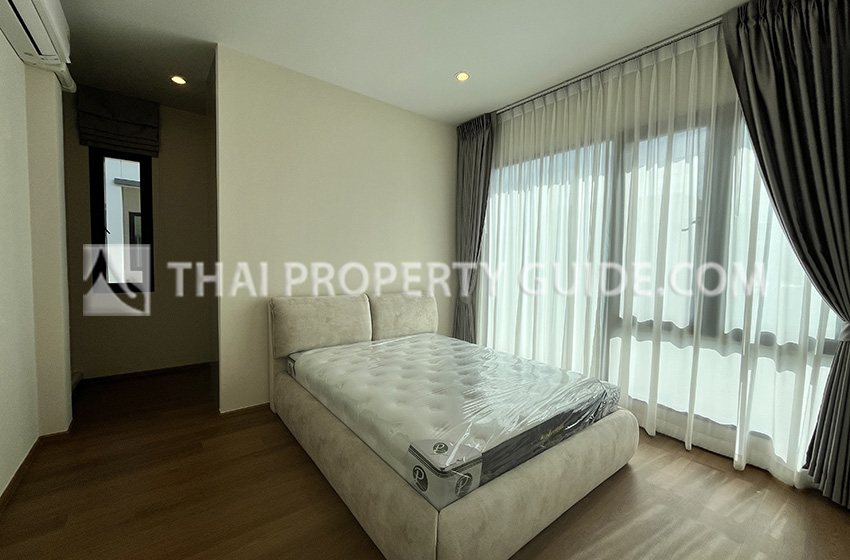 House with Shared Pool in Bangnatrad 