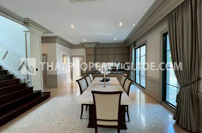 House with Shared Pool in Bangnatrad 