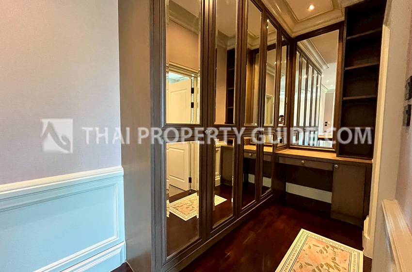 House with Shared Pool in Bangnatrad 