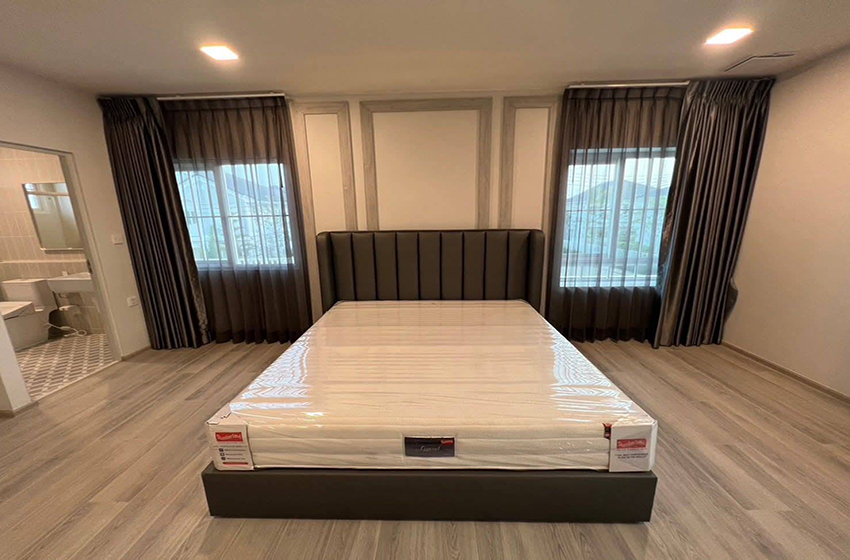 House with Shared Pool in Bangnatrad 