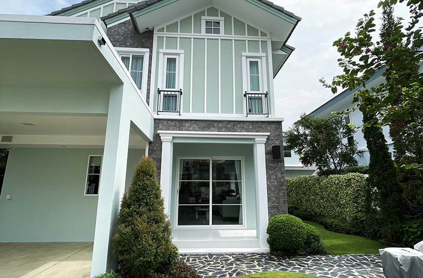 House with Shared Pool in Bangnatrad 
