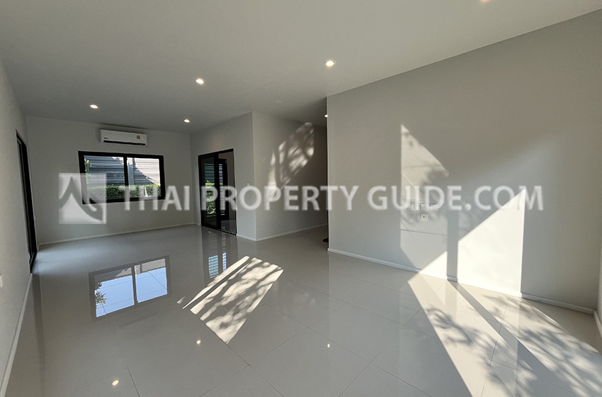 House with Shared Pool in Bangnatrad 