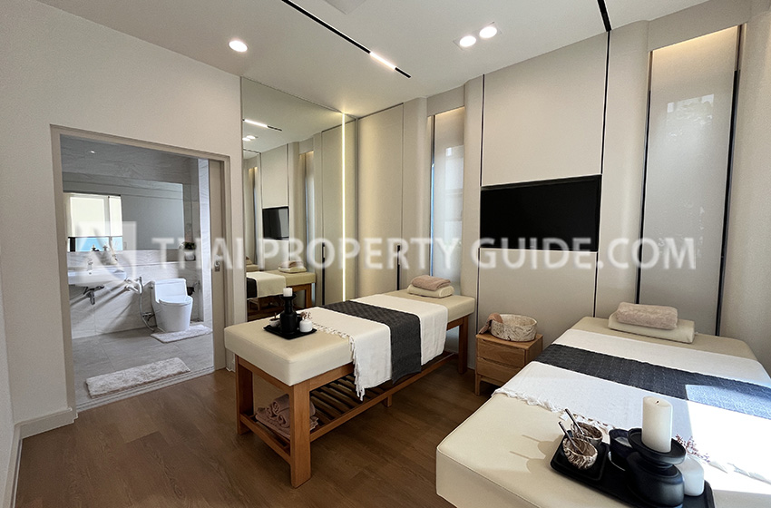 House with Shared Pool in Bangnatrad 