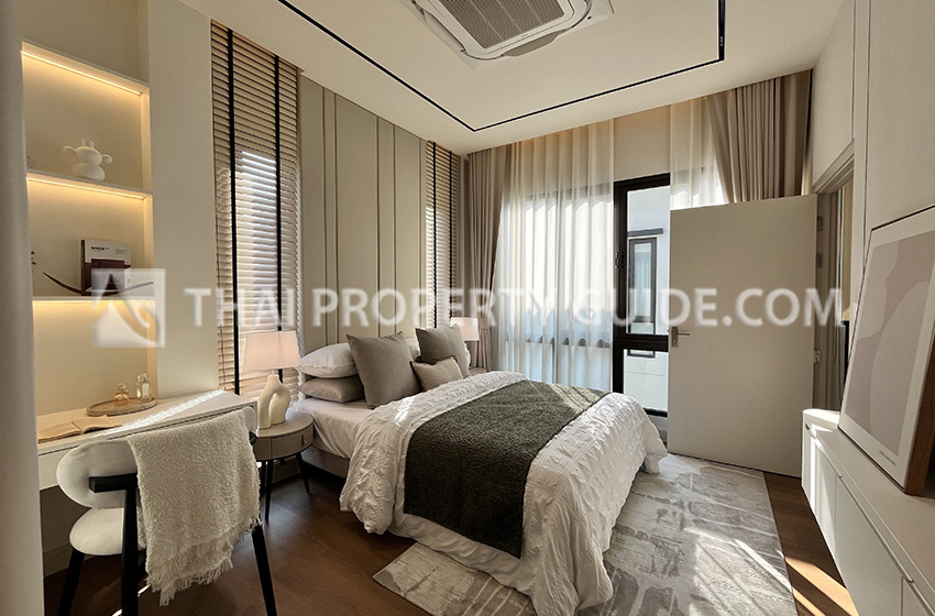 House with Shared Pool in Bangnatrad 