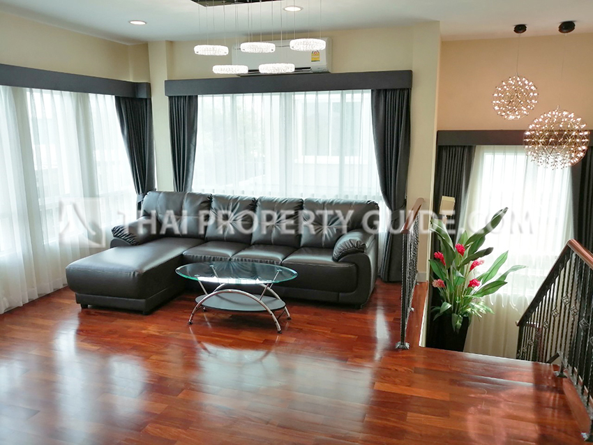 House with Shared Pool in Krung Thep Kritha 