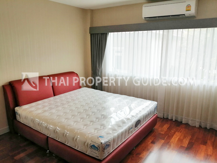 House with Shared Pool in Krung Thep Kritha 
