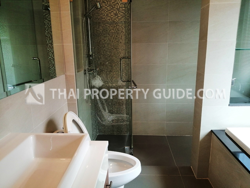 House with Shared Pool in Krung Thep Kritha 