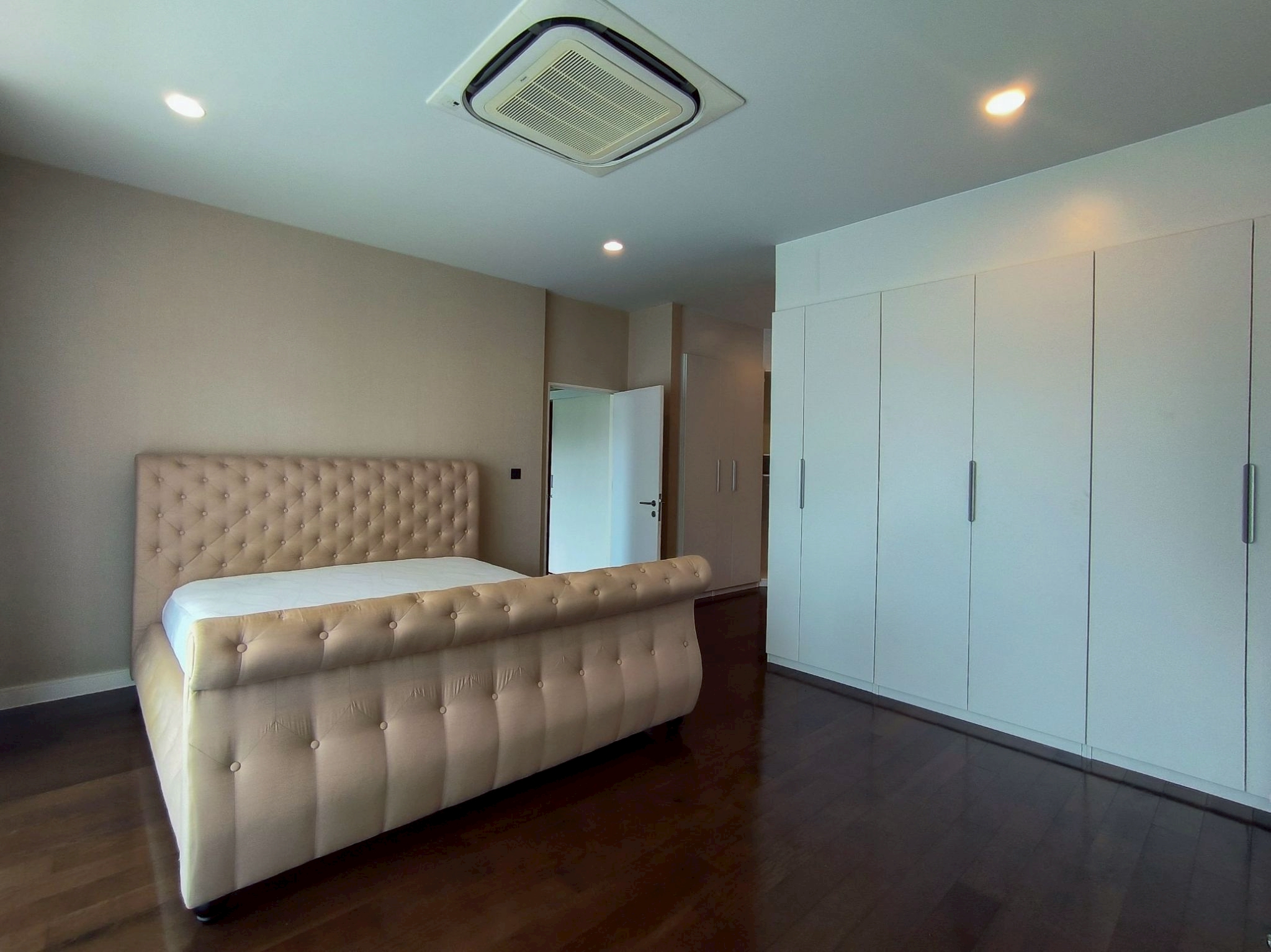 House with Shared Pool in Krung Thep Kritha 