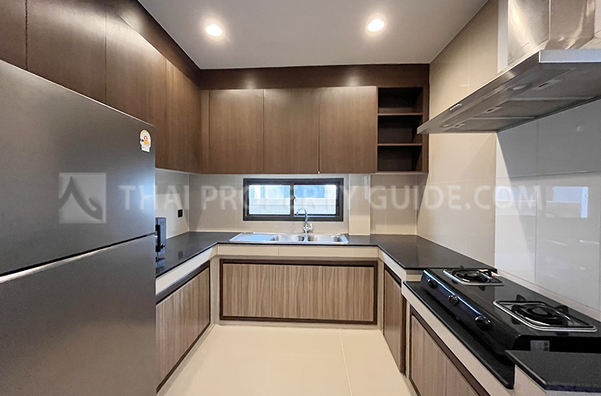 House with Shared Pool in Krung Thep Kritha