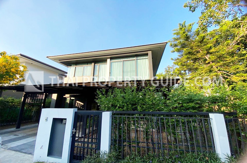 House with Shared Pool for rent in Krung Thep Kritha